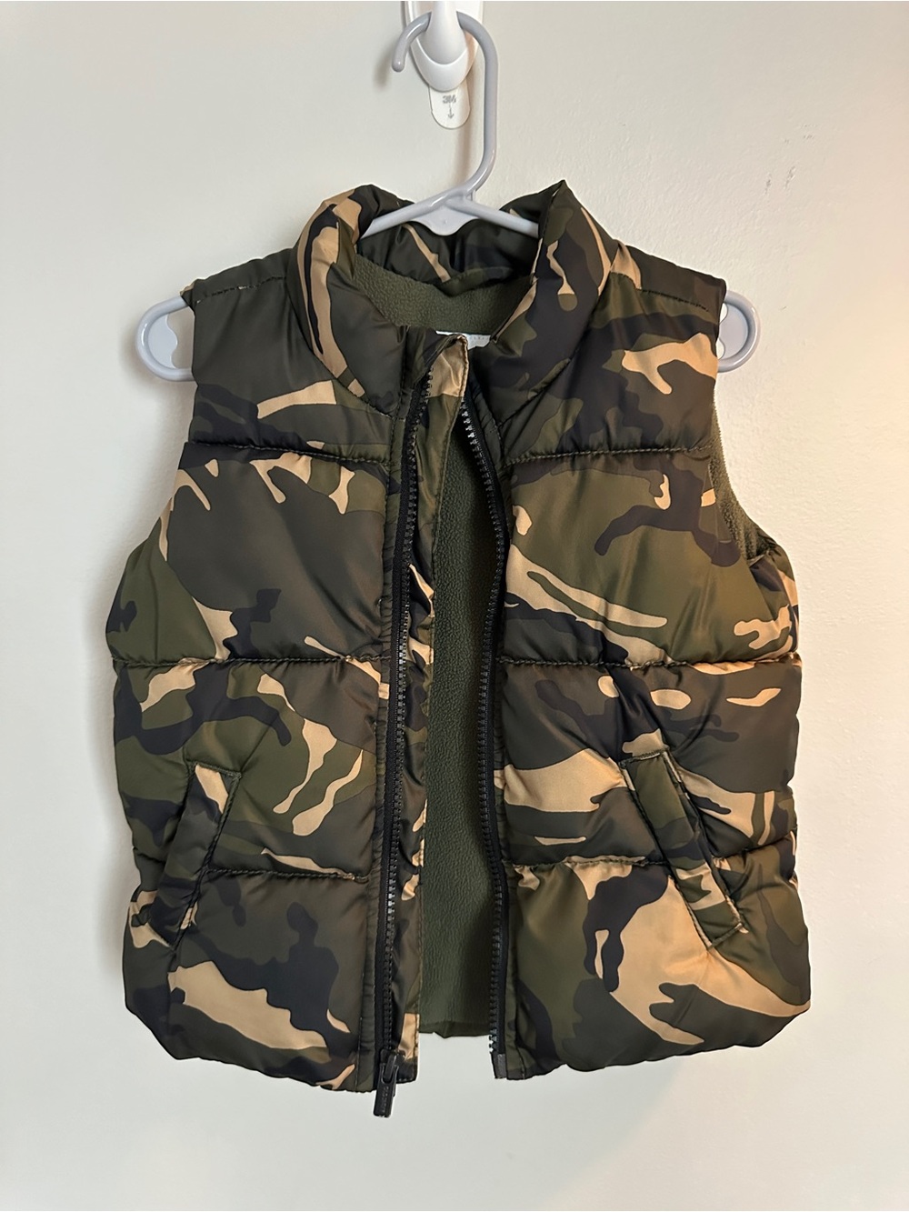 Old Navy Toddler Camo Puffer Vest - Green Camo Fleece Lining